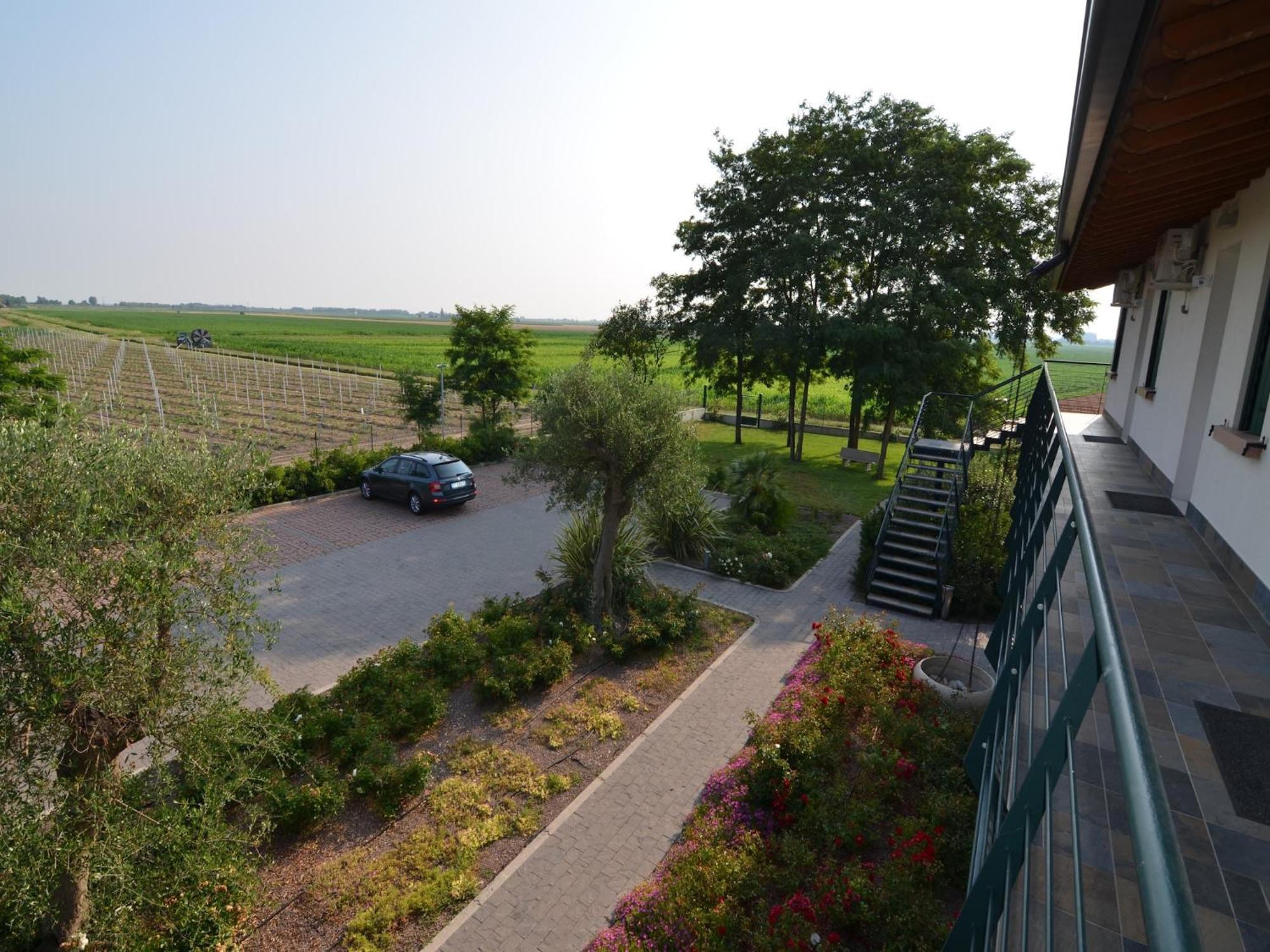 Characteristic Apartment In Codigoro With Pool מראה חיצוני תמונה