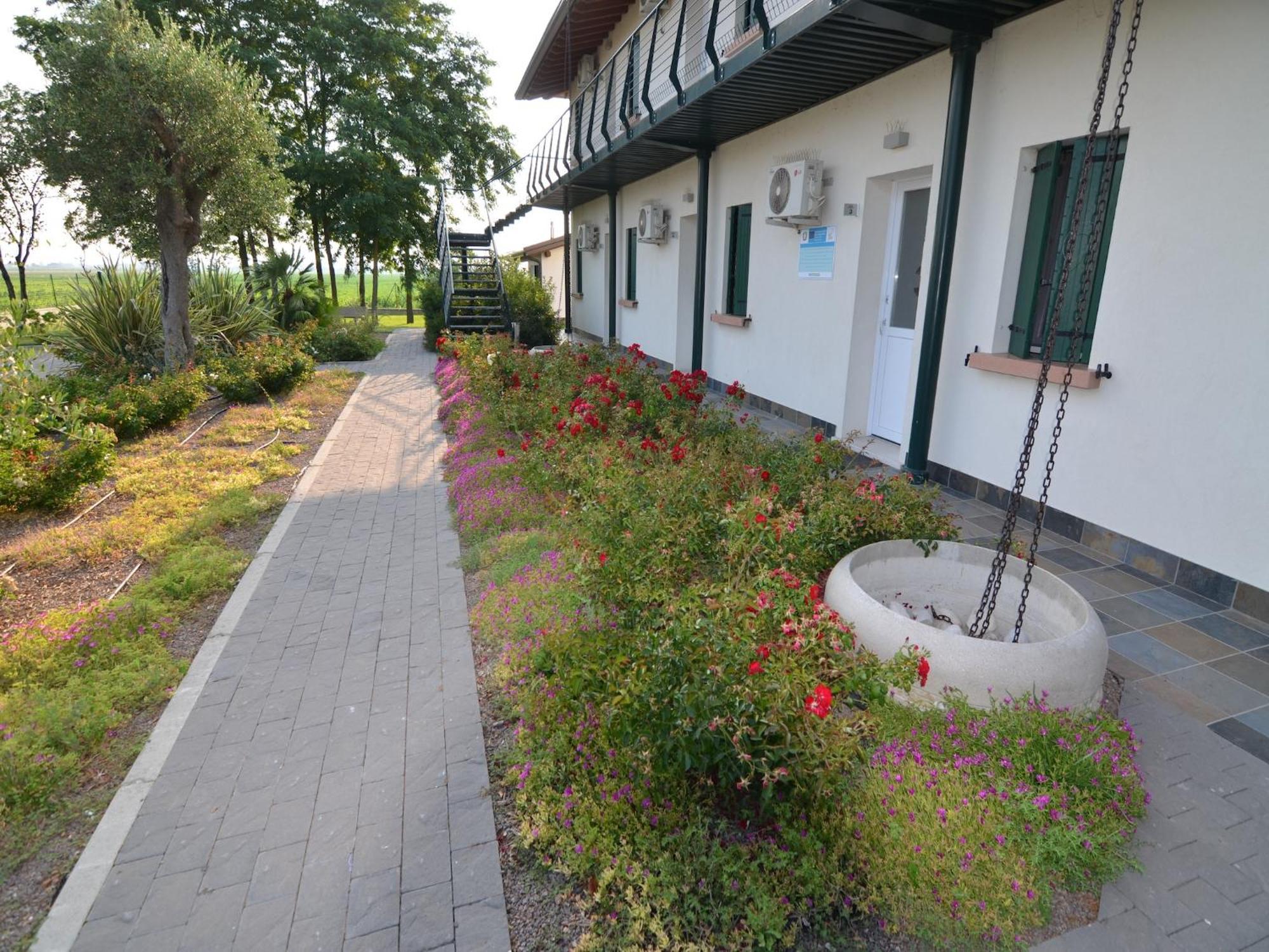 Characteristic Apartment In Codigoro With Pool מראה חיצוני תמונה